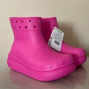 Crocs Unisex Adult Crush Waterproof Platform Boots- Pink- Women’s Size 7 Men’s 5